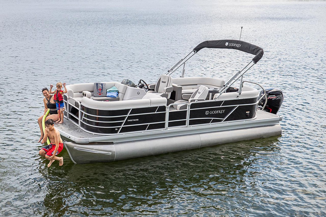 Pontoon Fam Pic 2